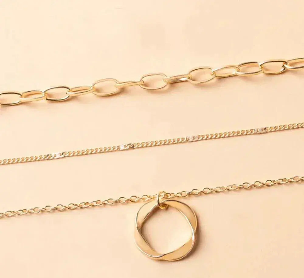 Classic Gold Layered Necklace with Pendant